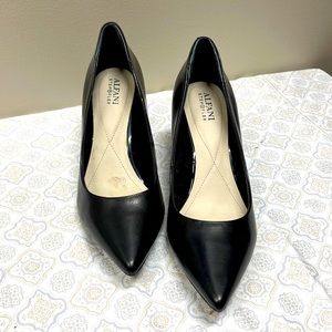 Medium heels pump